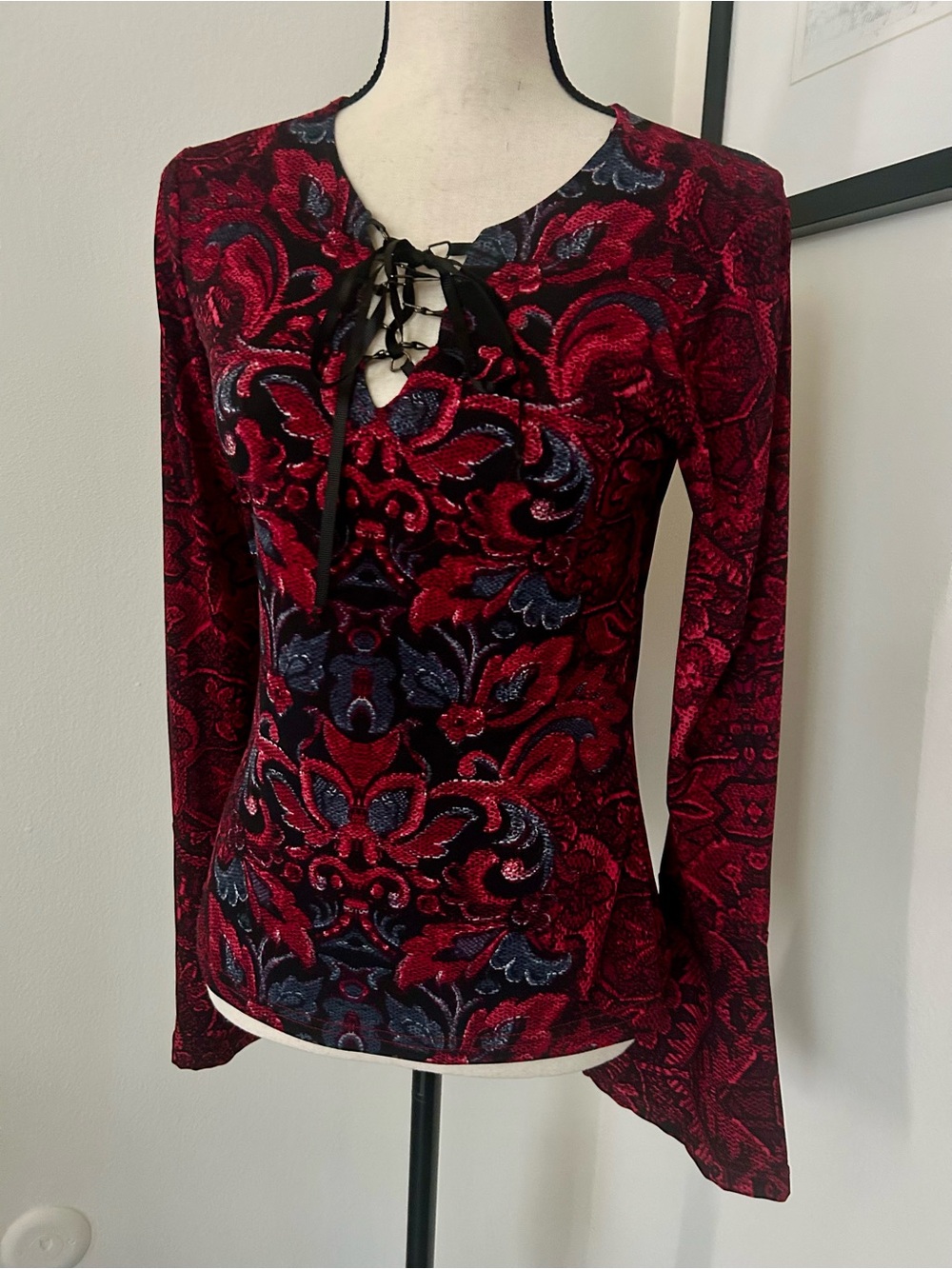 VENUS Red and Black Paisley Lace-Up Bell Sleeve Top Romantic Small